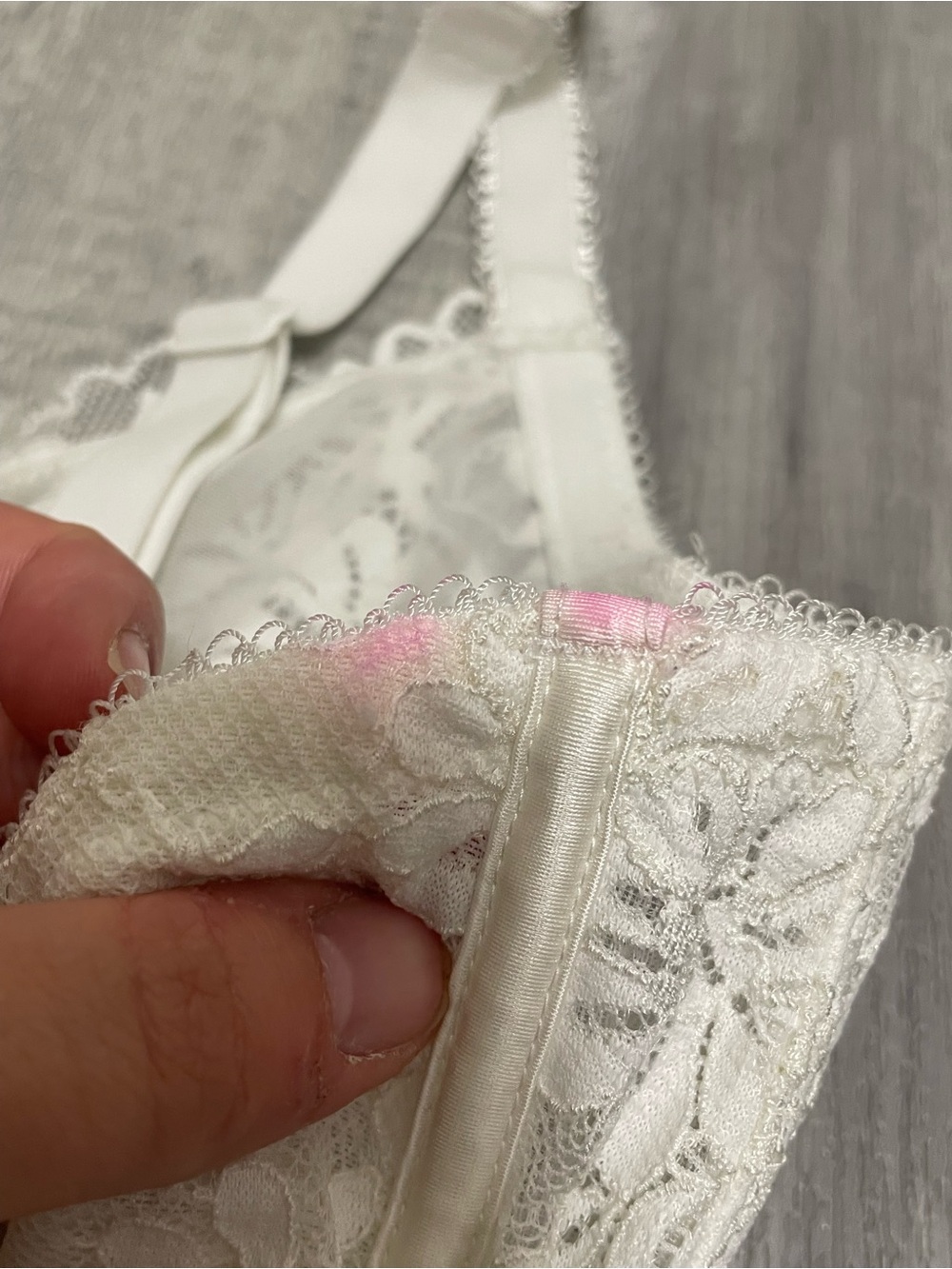La Vie En Rose White Lace Bra - Picture 5 of 7
